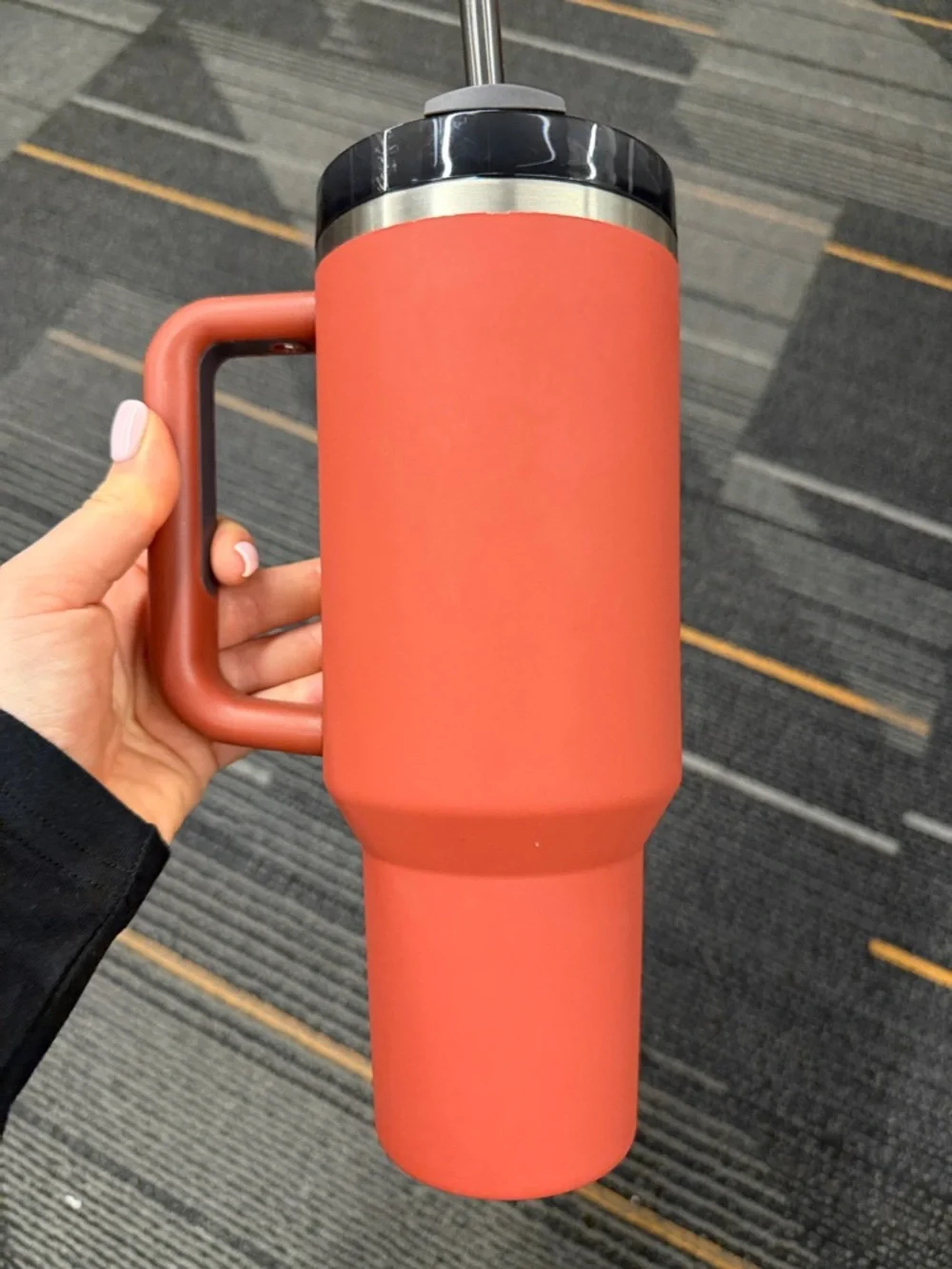 Stanley 40oz cup with Handle and Straw Lid - Picture 2 of 6
